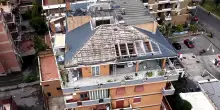 I tetti scoperchiati a Roma dopo il passaggio del tornado: il video dal drone