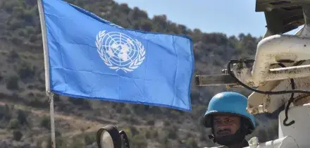 Ucciso un casco blu nel sud del Libano. Nuovi attacchi a Beirut nonostante il cessate il fuoco