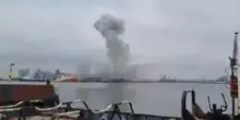 Drone navale esplode nel porto di Costanza, in Romania. Zelensky a Putin: "Incontriamoci"
