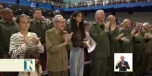 Ra&uacute;l Castro, ricercato dagli Usa, riappare in pubblico in un evento trasmesso dalla tv di Stato