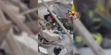 Esplosione e crollo a Porto Sant'Elpidio: i vigili del fuoco scavano tra le macerie