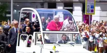 Il Papa in Spagna, da Madrid alle Canarie. E in volo dice: "In Iran non &egrave; una guerra giusta"