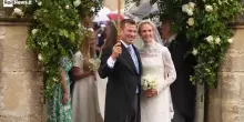 Il matrimonio reale del figlio della principessa Anna: il bacio degli sposi dopo la cerimonia