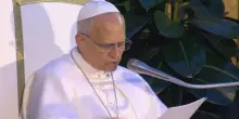 Il Papa in Spagna: "A Kiev troppe morti, in Iran non &egrave; una guerra giusta"