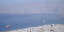 Iran, Usa abbattono 2 droni iraniani a Hormuz. Lo Stretto ancora chiuso dopo 100 giorni di guerra