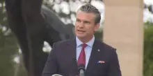 D-Day, Hegseth accosta sbarchi e invasione: polemiche al ricordo in Francia