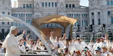 Il Pontefice a Madrid, appello alla pace, al dialogo e alla centralit&agrave; dell&rsquo;Eucaristia