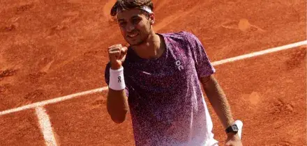 Roland Garros, Zverev vince il 3&deg; set su Cobolli: 6-1, 4-6, 6-4