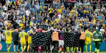 Calcio, nuovo malore in campo per Eriksen: &ldquo;Si &egrave; rialzato da solo e sta bene&rdquo;