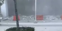 Terremoto nelle Filippine, la fuga in strada dopo la scossa di magnitudo 7.8