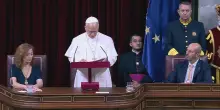 Leone XIV alle Cortes Generali: &ldquo;La dignit&agrave; umana non pu&ograve; rimanere astratta nella politica&rdquo;