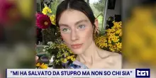 Modella sui social: "Cerco l'eroe che mi ha salvata dalla violenza del branco"