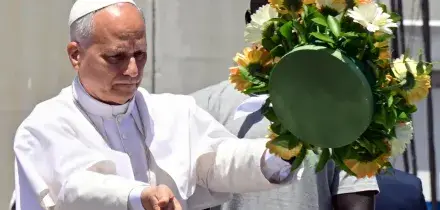Leone XIV al "molo della vergogna" delle Canarie: "La dignit&agrave; umana non ha passaporto"