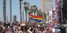 Migliaia di persone partecipano al Tel Aviv Pride per la prima volta dopo due anni