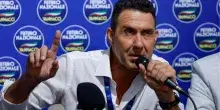 Il Pd, "sciogliere il partito di Vannacci". Il governo: la Carta garantisce la libert&agrave; di pensiero