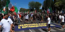 Corteo pro Remigrazione, raduno manifestanti: cori contro antifascisti