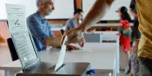La Svizzera vota sul limite a 10 milioni della popolazione: secondo le proiezioni vince il NO