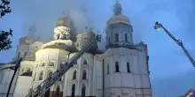 Massiccio attacco russo su Kiev, diversi morti. Zelensky: "Da Putin un messaggio a G7 e Ue"