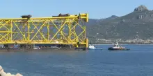 Partita dalla Sardegna la gigantesca piattaforma per l'estrazione di gas naturale