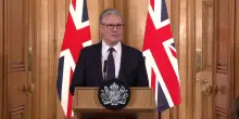 L'annuncio del premier britannico Starmer: "Via i social ai minori di 16 anni"