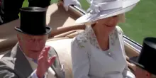Carlo e Camilla inaugurano il Royal Ascot: le immagini del tradizionale arrivo in carrozza