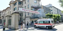 Aggredita dal marito nel Torinese, grave una donna di 83 anni