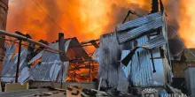 Attacco russo a Kharkiv, 5 vittime. Trump: ho risolto 8 guerre, risolveremo anche questa