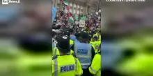 Birmingham, scontri tra antirazzisti e polizia: quattro arresti - Video