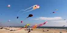 25mila aquiloni colorano il cielo della Danimarca: spettacolo sull'isola di Fan&oslash;