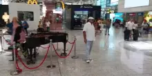Turandot in forma di flash mob all'aeroporto di Cagliari: la perfomance ha emozionato i viaggiatori