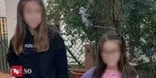 Sorelle ritrovate, nonno e compagno della madre in isolamento "sono increduli"