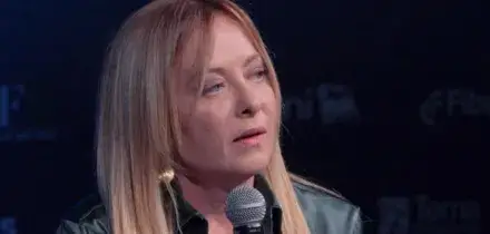 Meloni: "Colpita da parole di Trump ma si torni alla normalit&agrave;"