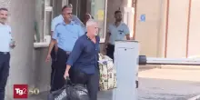 Alemanno lascia il carcere, una folla ad attenderlo: "Meloni ha deluso i sovranisti"