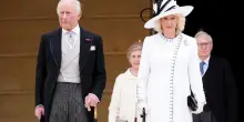 Carlo e Camilla lasciano Buckingham Palace, vivranno a Clarence House