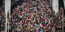 Il caldo non ferma il Pride, sfilano in migliaia.  E a Budapest, la prima parata dopo Orban