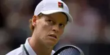 Wimbledon. In campo Sinner-Kecmanovic 4-6 6-3 6-7 (6-8) 6-2 1-1