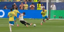 Coppa del Mondo 2026: Brasile-Giappone 0-1, il gol del vantaggio nipponico di Kaishu Sano. Video