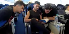 La nazionale iraniana in volo verso il Messico dopo l'allenamento in Turchia