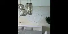 La cucina sembra "impazzita", frigo e luci oscillano durante il terremoto 6.1 in Messico e Cuba