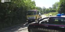 Auto si ribalta in un canale nel Milanese, muoiono tre 17enni. In nove a bordo