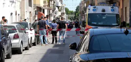 Un operaio di 38 anni &egrave; stato ucciso in pieno giorno, a Bari, mentre era in bicicletta