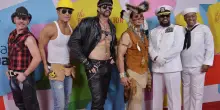 I Village People sul palco dell'Arena di Verona cantano "Macho man" e "In the navy"