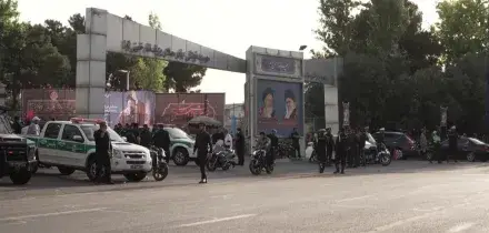Iran: salma Ali Khamenei giunta a Grande Moschea per funerali