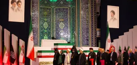 Iran: salma Ali Khamenei giunta a Grande Moschea per funerali