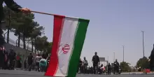 Ai funerali di Khamenei, gli slogan e il silenzio