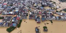 Cina, il tifone Maysak si abbatte su Hengzhou con forti piogge e inondazioni