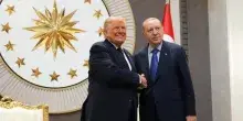 Vertice Nato, Trump attacca: "Italia e Germania ci hanno voltato le spalle. Io qui per Erdogan"