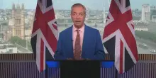 Londra, criptovalute e regali mai dichiarati, Farage nel mirino. Lui: "Vendette dell'establishment"