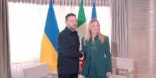 Meloni incontra Zelensky al vertice Nato: "Sostegno fermo all'Ucraina"