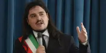 Il sindaco risponde al gestore del lido che lo accusa di amare i "pezzenti": "S&igrave;, spiaggia libera!"